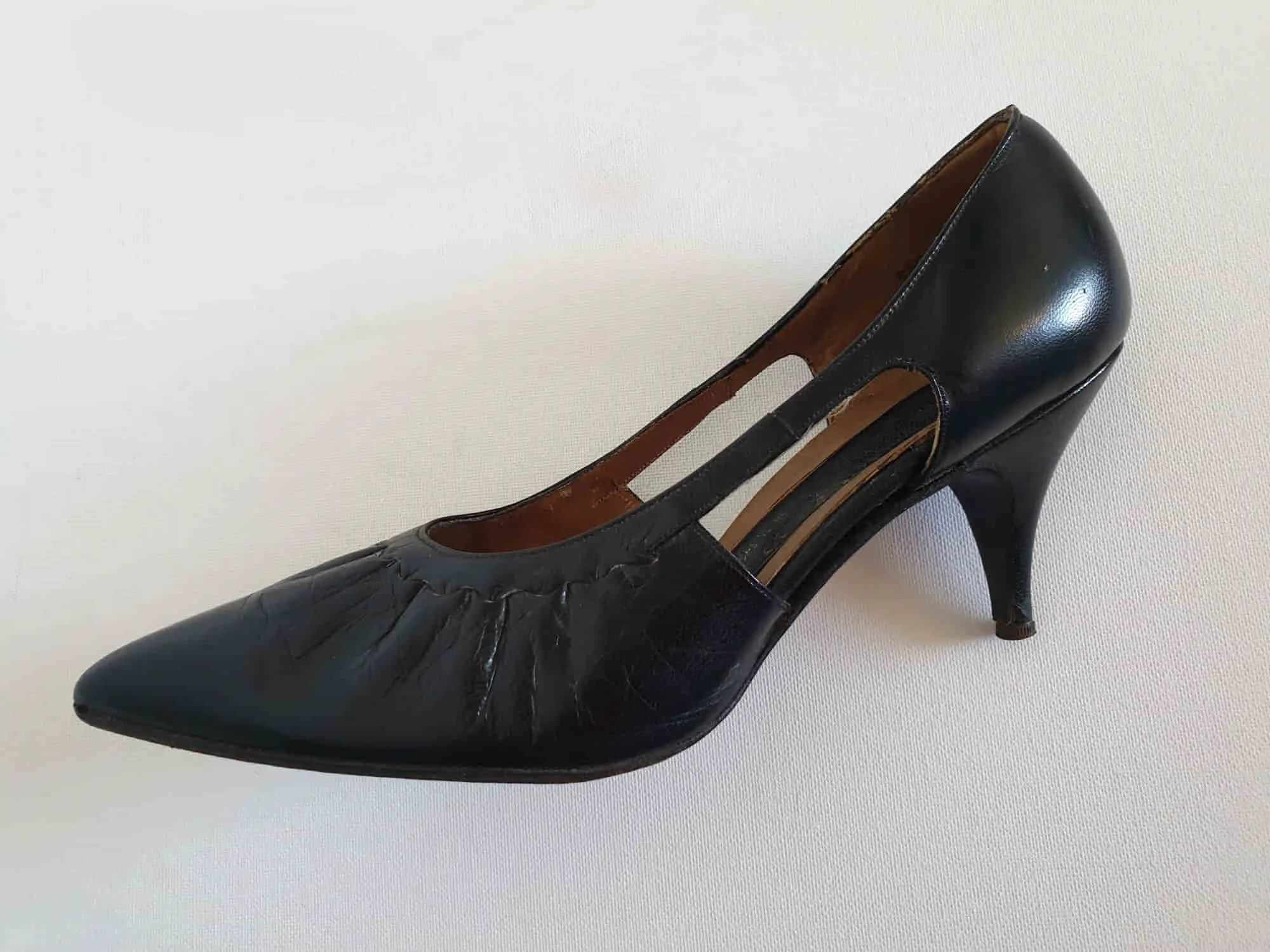 Black Leather Shoes With Cut Out Sides by Gold Cross - 1960s - Size 5.5C