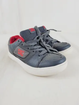 DC GREY SKATE SHOES SIZE YOUTH 12 PRE-LOVED