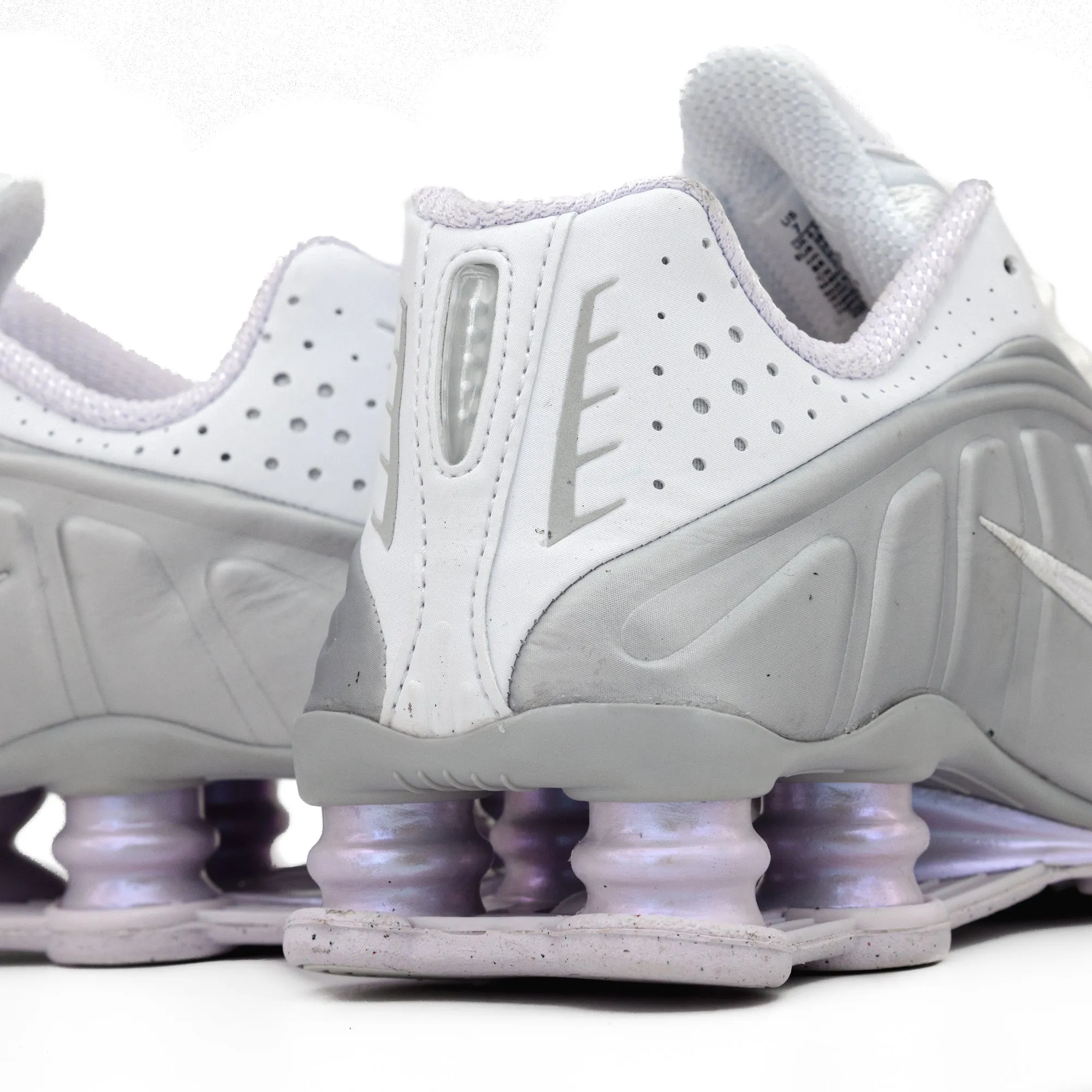 Nike Women's Shox R4 White/Barely Grape/Mtlc Platinum HF5076-100