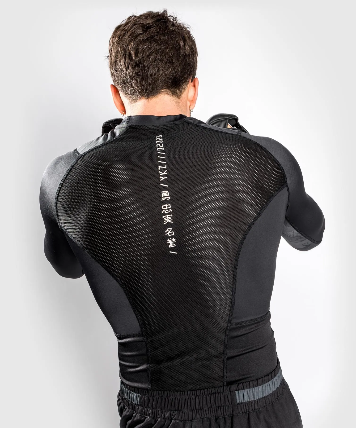 Venum YKZ21 Rashguard Long Sleeves – Black/Black